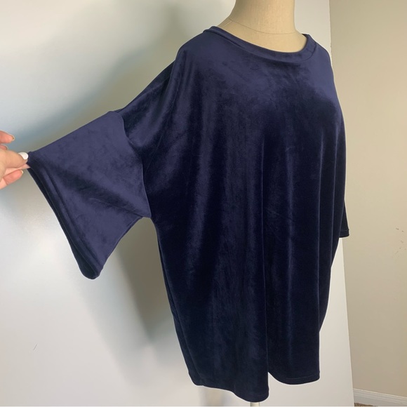 Fashion Nova navy oversized velour top - Picture 12 of 15